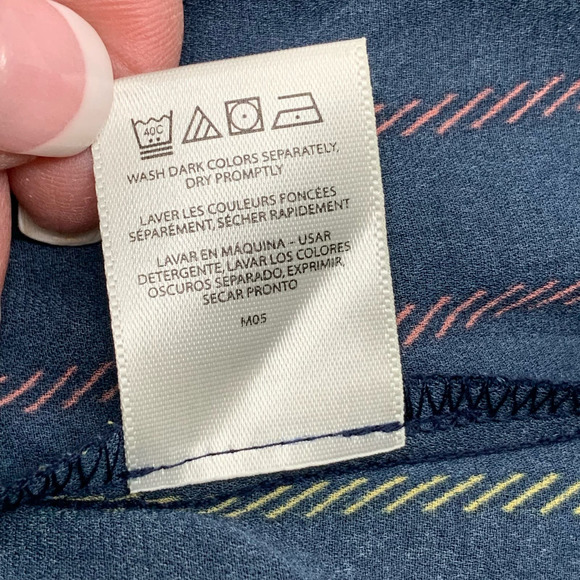 NWT Van Heusen V-Neck Pullover Blouse 3/4 Bell Sleeve Navy Vertical Striped XS - Picture 7 of 8